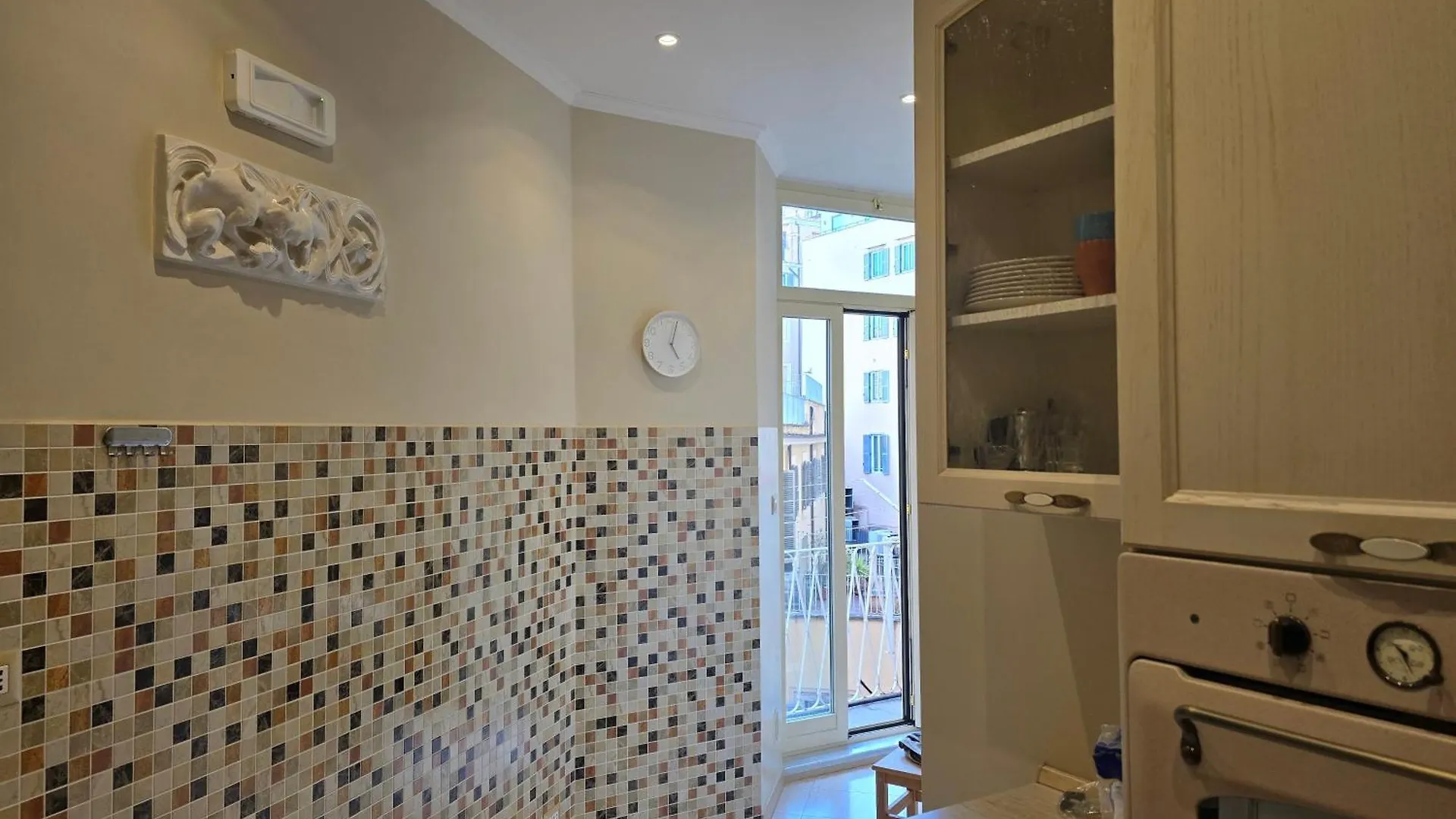 Trevi Fountain Big Apartment