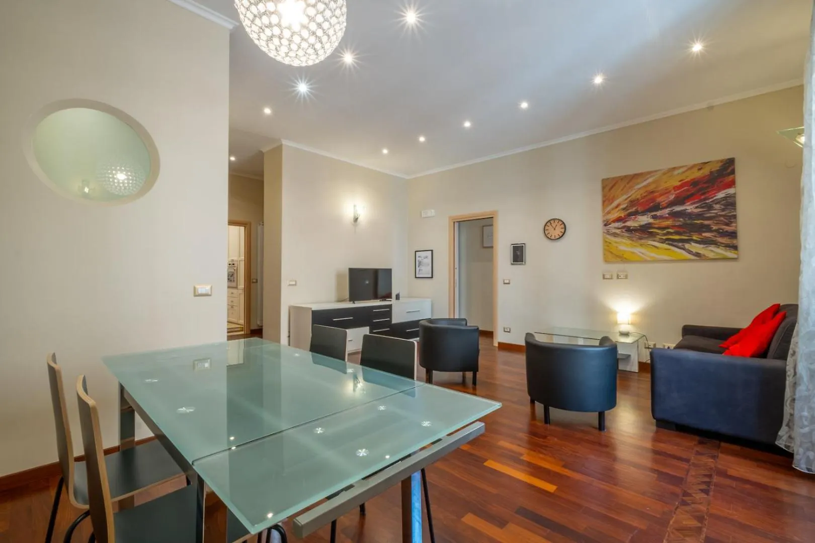Trevi Fountain Big Apartment