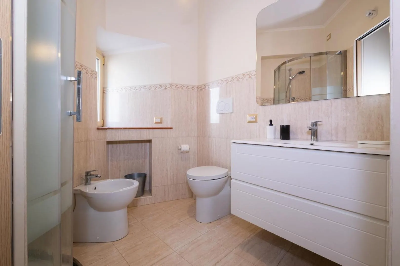 Trevi Fountain Big Apartment Italy