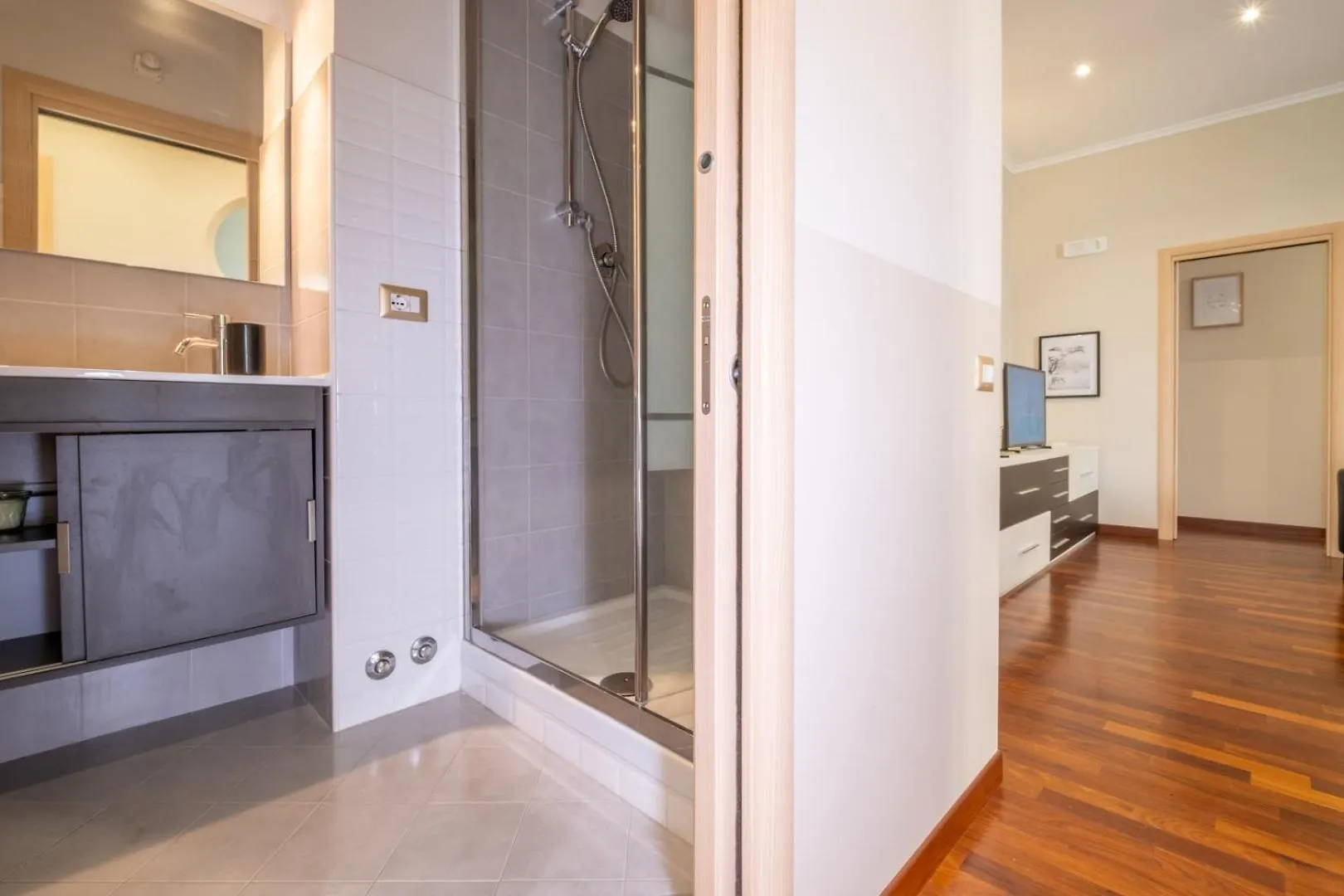 Trevi Fountain Big Apartment  Rome