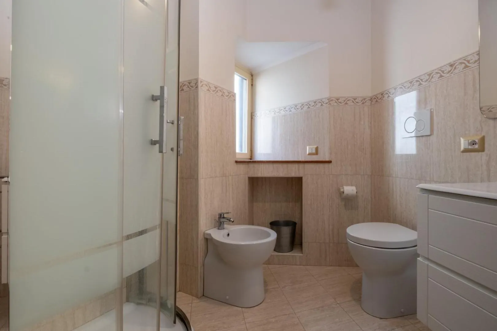 Trevi Fountain Big Apartment 0*, Rome Italy