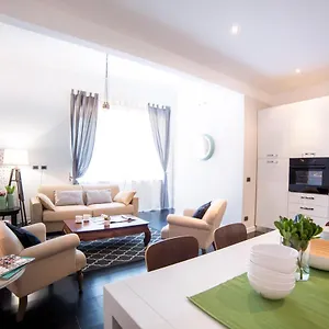 Appartement Rent In - Iv Novembre, Rome