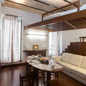  Apartment Trevi Fountain - Lovely Loft